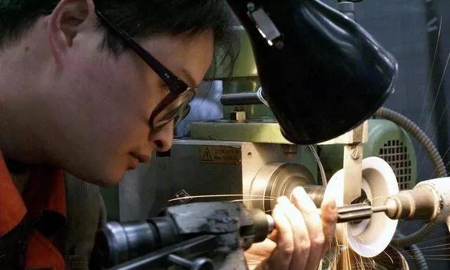 機(jī)加工和CNC技術(shù)員,這兩者有區(qū)分嗎 (圖2) 機(jī)加工和CNC技術(shù)員,這兩者有區(qū)分嗎 (圖2)